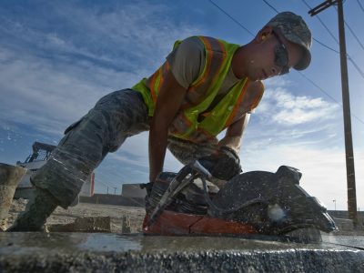 Zoom sur les vêtements de travail